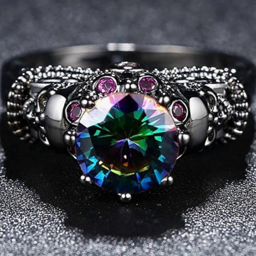 Women’s Retro Vintage Gothic Skull Ring - Picture 3 of 3